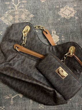 Michael Kors Jet set Brown Tote with Matching Wallet